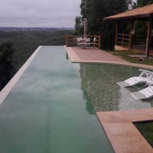 Piscina pronta com manta asfaltica